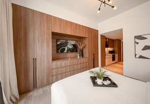 Iron/ironing board, free WiFi, bed sheets