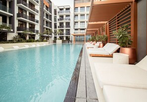 Pool - Stylish Studio in Hamilton House (Dubai)