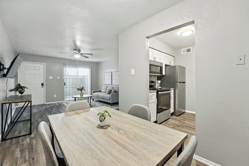 Family-Friendly 2Bd Midterm Stay I Parking Onsite