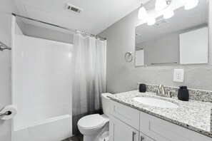 Hair dryer - Family-Friendly 2Bd Midterm Stay I Parking Onsite (Denton)