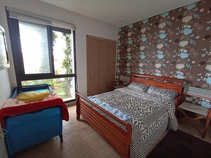3 chambres, fer et planche à repasser, accès Internet, draps fournis