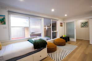 3 bedrooms, desk, iron/ironing board, free WiFi