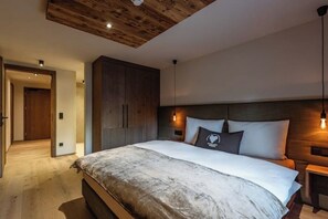 2 bedrooms, in-room safe, travel cot, free WiFi