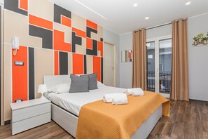 1 bedroom, WiFi, bed sheets - Room 'Garibaldi - Tripla' with Balcony, Wi-Fi and Air Conditioning (Catania)