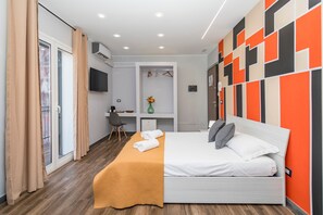 1 bedroom, WiFi, bed sheets - Room 'Garibaldi - Tripla' with Balcony, Wi-Fi and Air Conditioning (Catania)