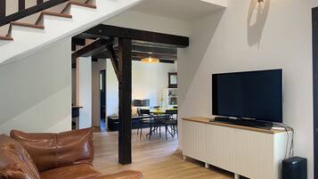 Smart-TV, peis, videospill og stereoanlegg