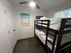 2 bedrooms, iron/ironing board, internet, bed sheets