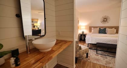Plush in the Pines- 4br & Game Room!