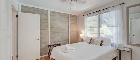 3 chambres, fer et planche à repasser, accès Internet, draps fournis