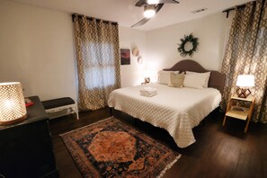 3 عدّة غرف نوم ومكواة/لوح كي وخدمة الإنترنت وملاءات أسرّة