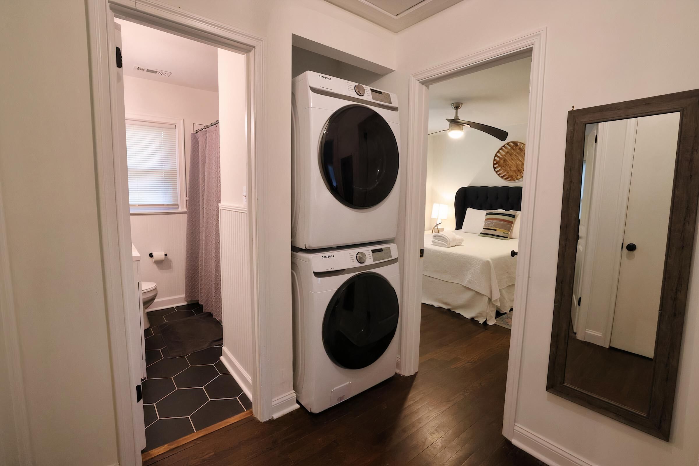 3 makuuhuonetta, silitysrauta/-lauta, internet, vuodevaatteet