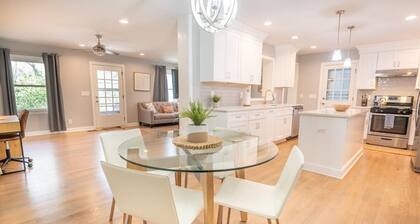 The Hume Estate. Modern 4br Home + Lovely Yard!