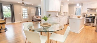 The Hume Estate. Modern 4br Home + Lovely Yard!