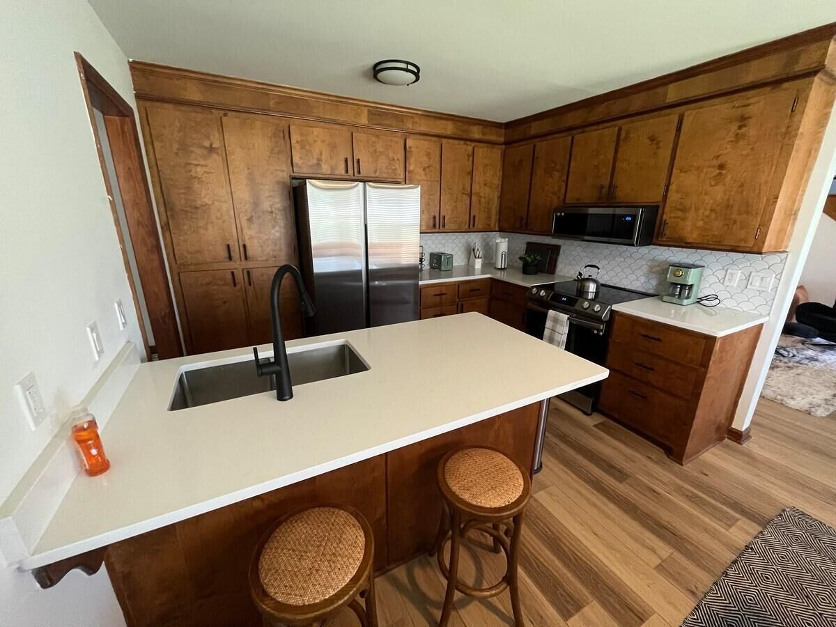 Kjøleskap, mikrobølgeovn, ovn og kokeplater