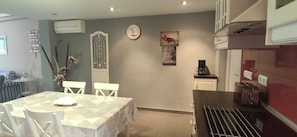 Dining - 2-bedroom apartment El Frances in Campello, 100m from sea, boulevard & shops (El Campello)