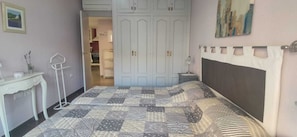 2 bedrooms, iron/ironing board, Internet, bed sheets - 2-bedroom apartment El Frances in Campello, 100m from sea, boulevard & shops (El Campello)