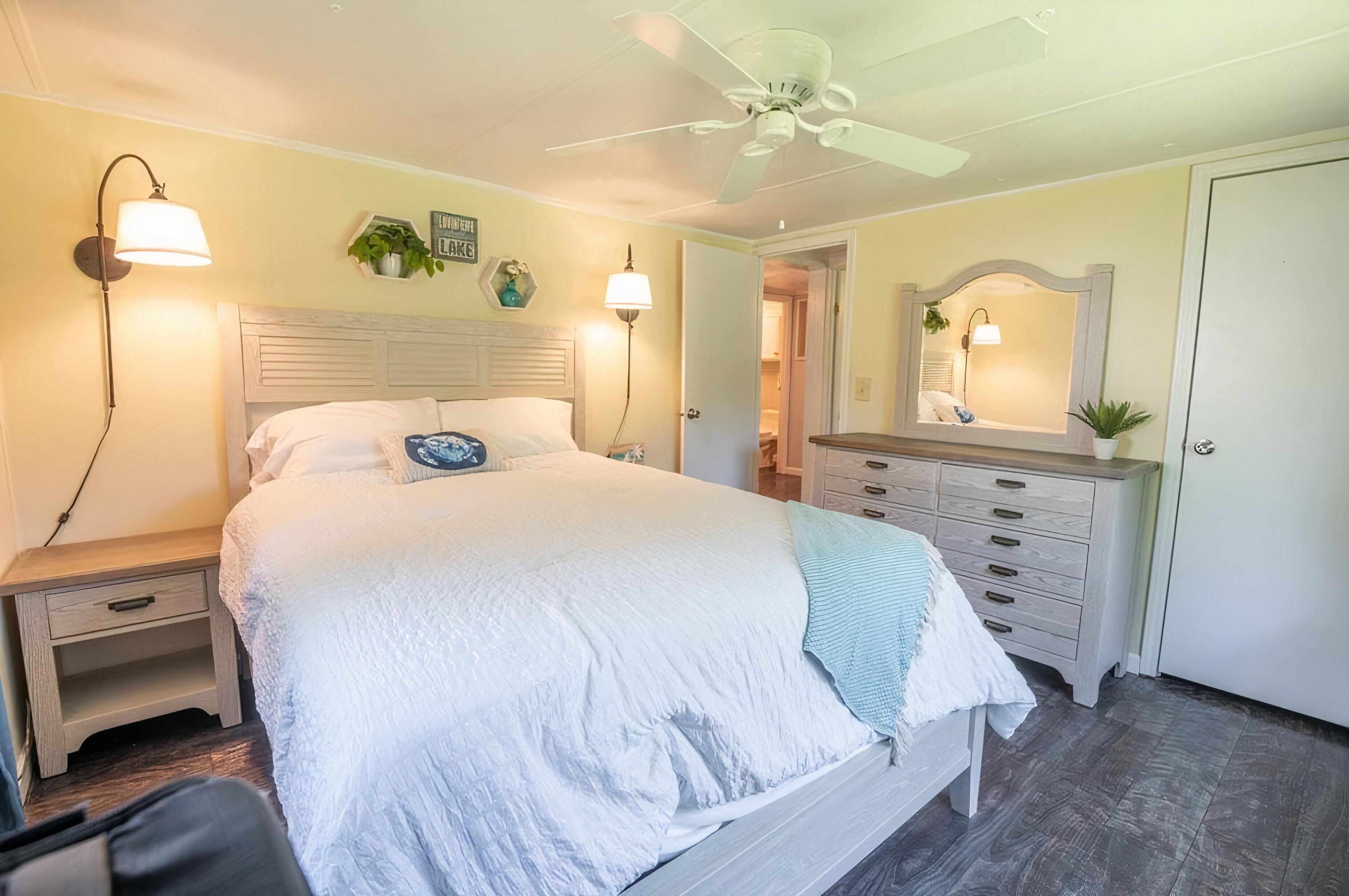 3 bedrooms, internet, bed sheets