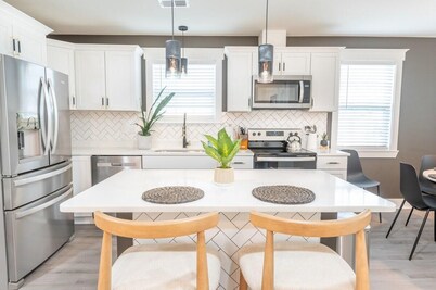 The Modern Independent: Stylish, Premier Comfort