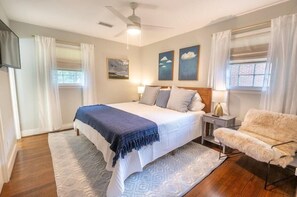 4 bedrooms, iron/ironing board, Internet, bed sheets