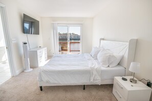 3 bedrooms, iron/ironing board, internet, bed sheets