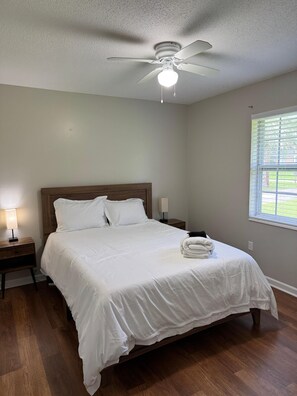 3 bedrooms, iron/ironing board, Internet, bed sheets