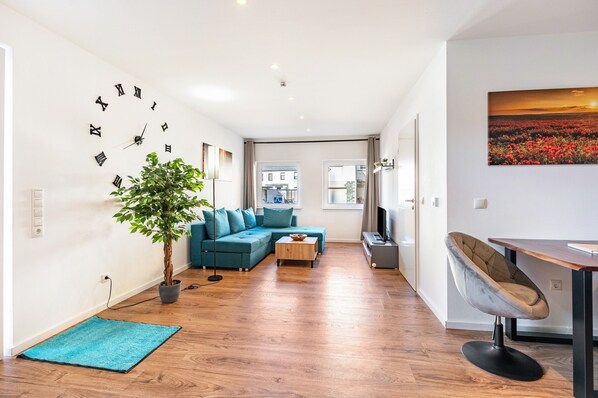 Unclassified image, 1 of 23, button