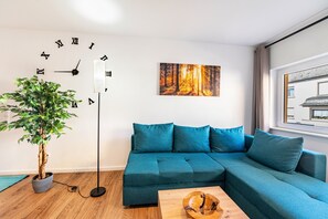 Unclassified image, 5 of 23, button