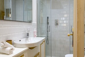 House - Il Campanile by Wonderful Italy (Camogli)