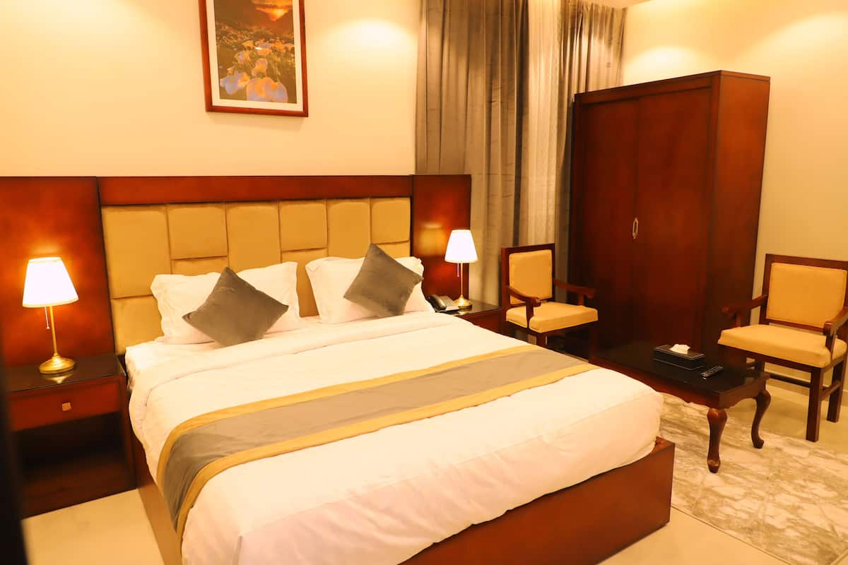 In-room safe, free WiFi