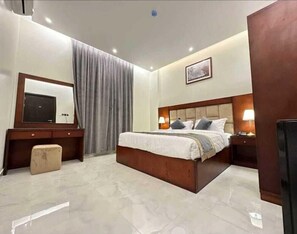 In-room safe, free WiFi