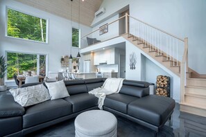 TV, fireplace, stereo