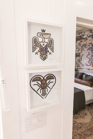 8 soverom, skrivebord, wi-fi og sengetøy