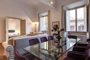 Apartment | Living area | Flat-screen TV