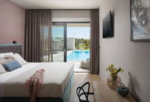 6 bedrooms, free cots/infant beds, bed sheets