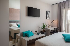 6 bedrooms, free cribs/infant beds, bed sheets