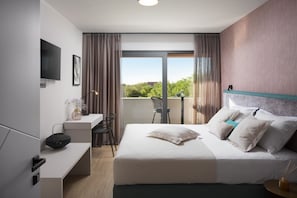 6 bedrooms, free cribs/infant beds, bed sheets