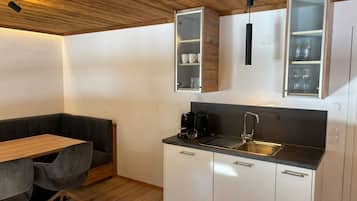 Apartamento conforto, 2 quartos, vista para a montanha | Área de estar