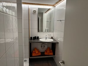 Comfort-huoneisto, 2 makuuhuonetta, vuoristonäköala | Kylpyhuone