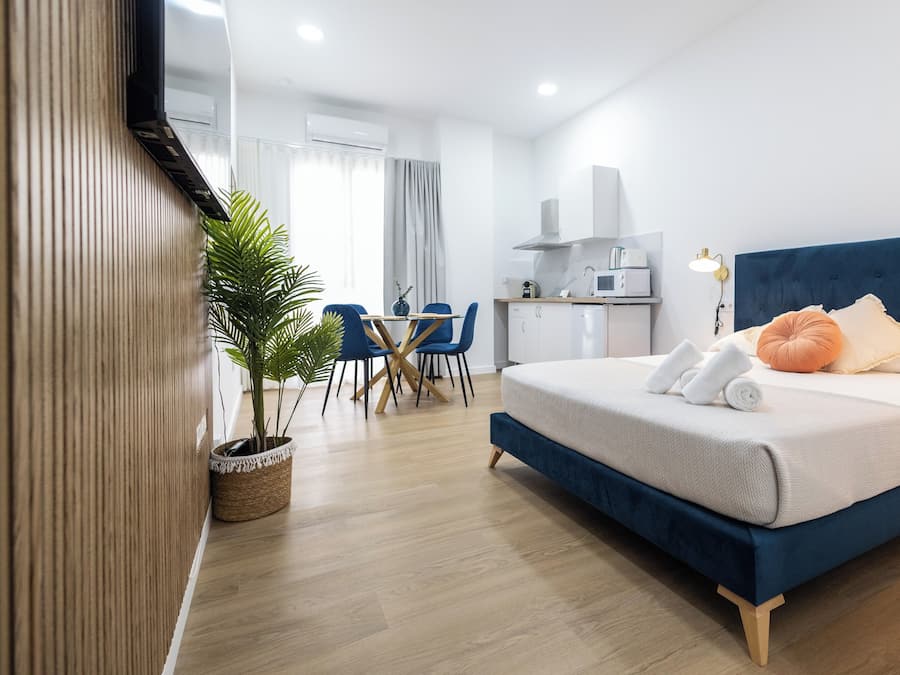 Estudio (B) | Tabla de planchar con plancha y wifi gratis