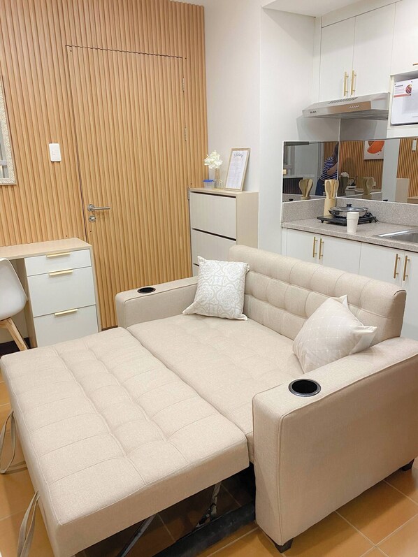 House, 1 Bedroom, City View | Living room