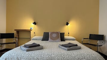WiFi, bed sheets