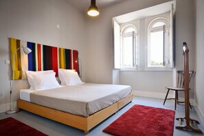 7 bedrooms, WiFi, bed sheets - Vacation home and century-old train station in the Natural Park. (Beirã)