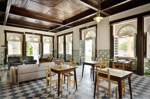 Vacation home and century-old train station in the Natural Park.