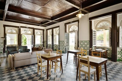 Vacation home and century-old train station in the Natural Park.