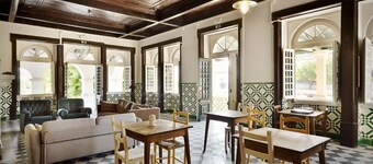 Vacation home and century-old train station in the Natural Park.