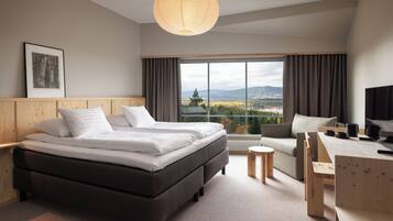 Skrivbord, arbetsyta för laptop, gratis wi-fi och rullstolsanpassning