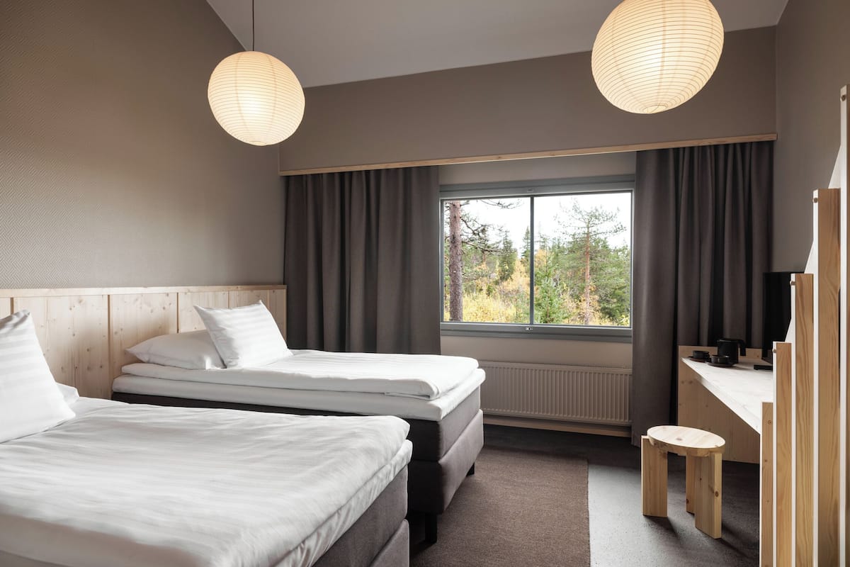 Escritorio, espacio para trabajar con un portátil, wifi gratis