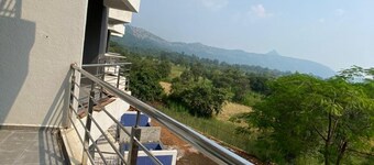 Cozy Love nest in the Hills