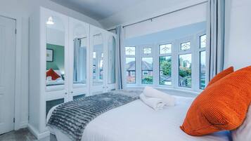 House | Iron/ironing board, free WiFi