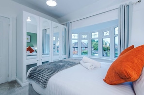 House | Iron/ironing board, free WiFi
